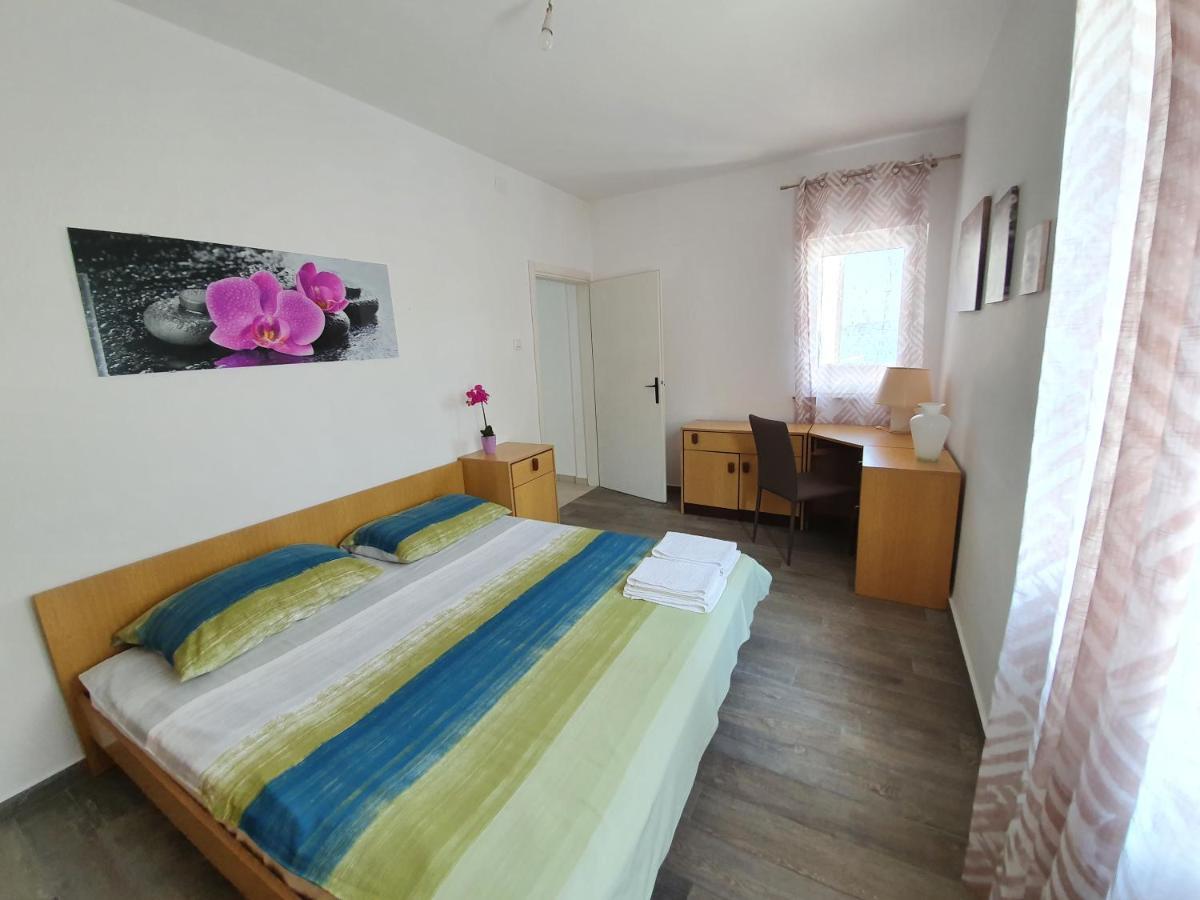 Apartments Dora 万塔西西 外观 照片