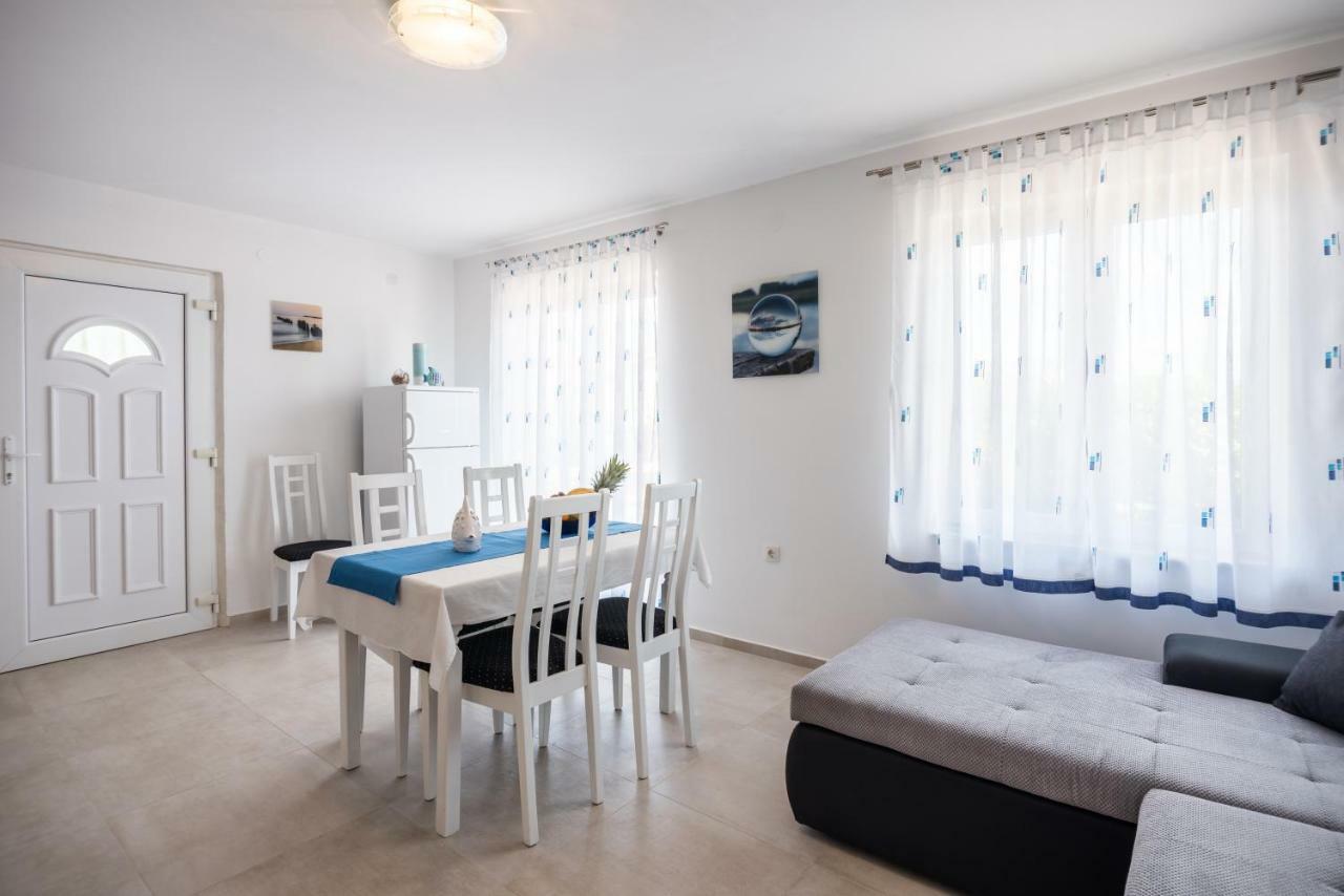 Apartments Dora 万塔西西 外观 照片