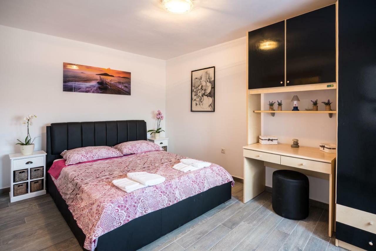 Apartments Dora 万塔西西 外观 照片